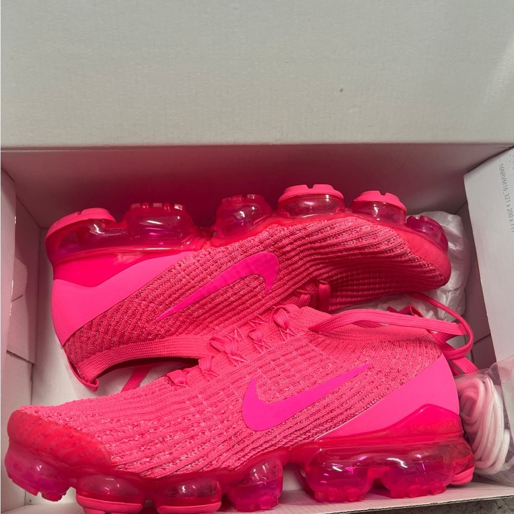 Nike Air Vapormax Flyknit 3 Womens Sz 9.5 Sneakers CT1274-600 Pink Running Shoes